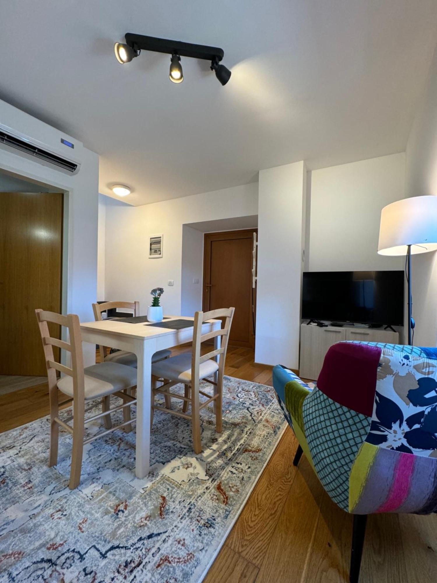 Santomas Apartments Šmarje Exterior foto
